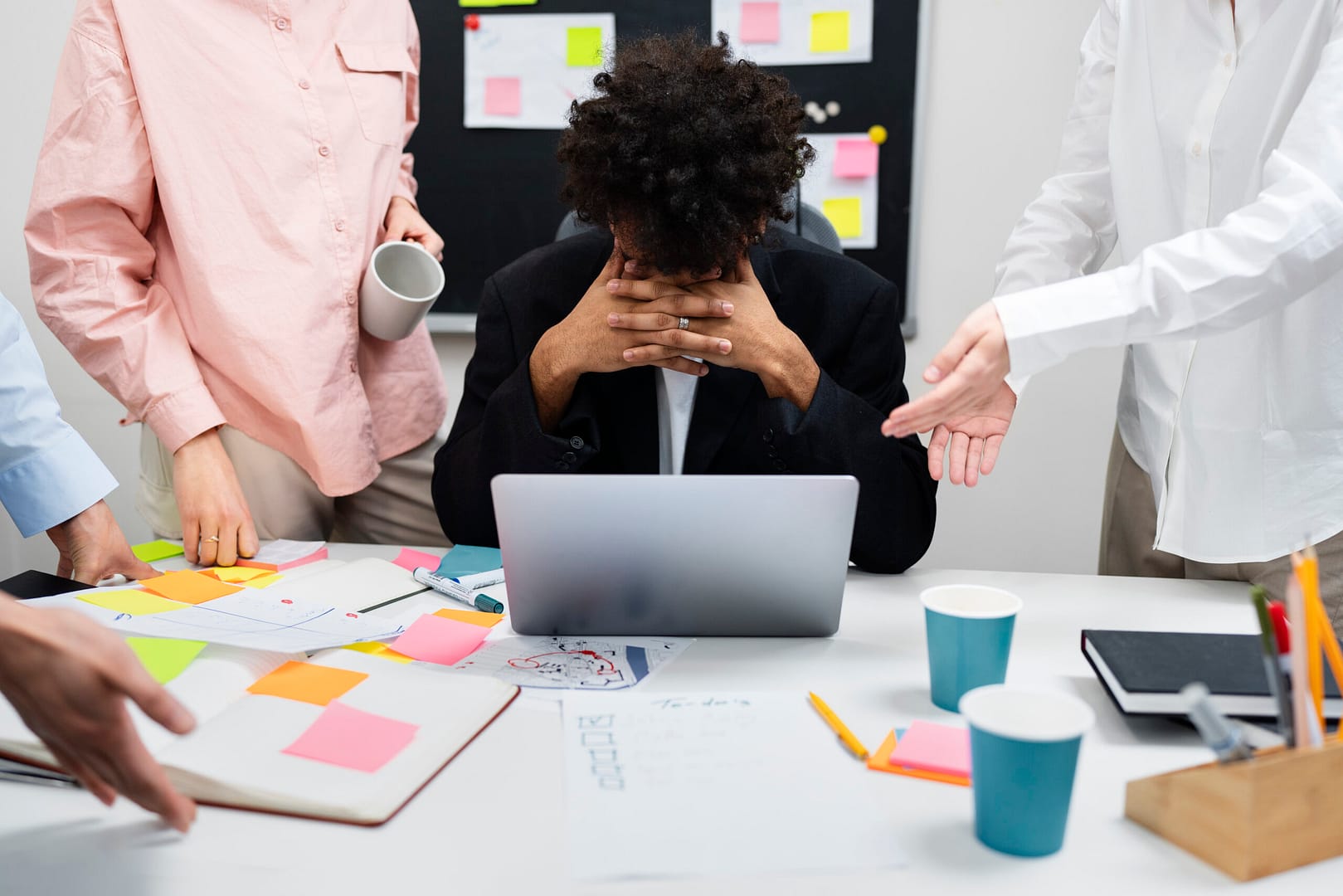 workplace-violence-taking-place-colleagues