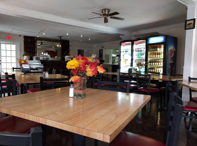 Diving into the Culinary Brilliance of 4 Brothers Pizzeria and